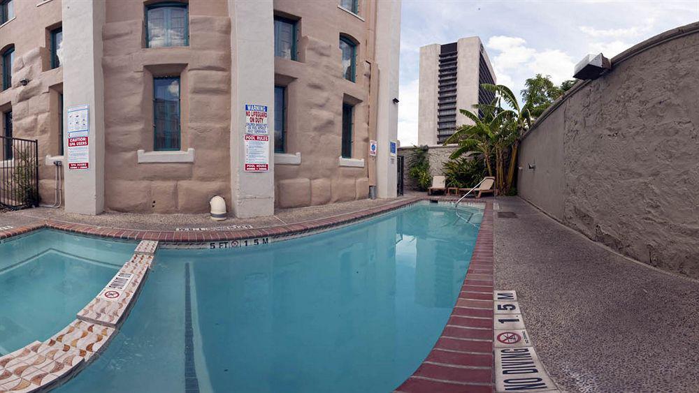 Holiday Inn Express San Antonio North Riverwalk Area, An Ihg Hotel Exterior photo